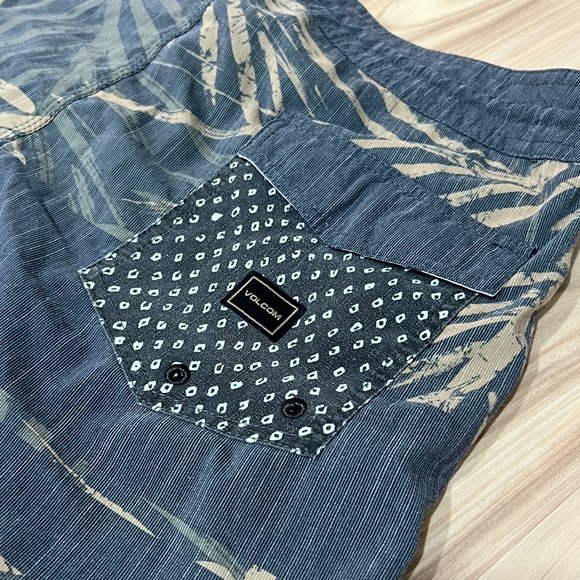 VOLCOM BOARD SHORTS | SIZE 34 | SLINGERS SWIM TRUNKS FLORAL PATTERN - SURFING - Picture 6 of 6